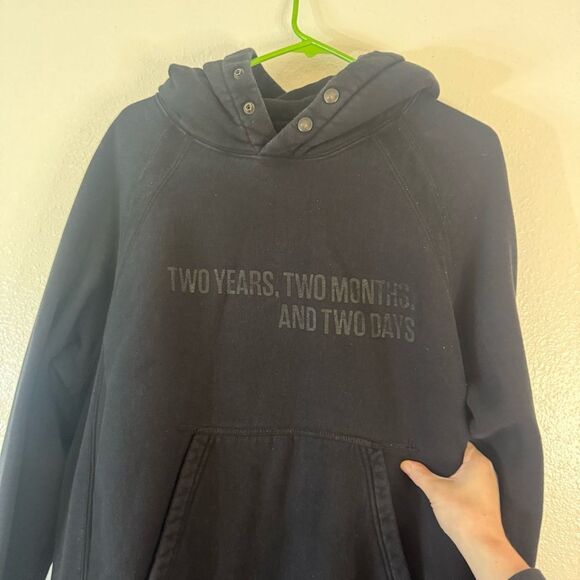 Engineered Garments Mens Printed Raglan Hoodie in black L - Picture 3 of 7